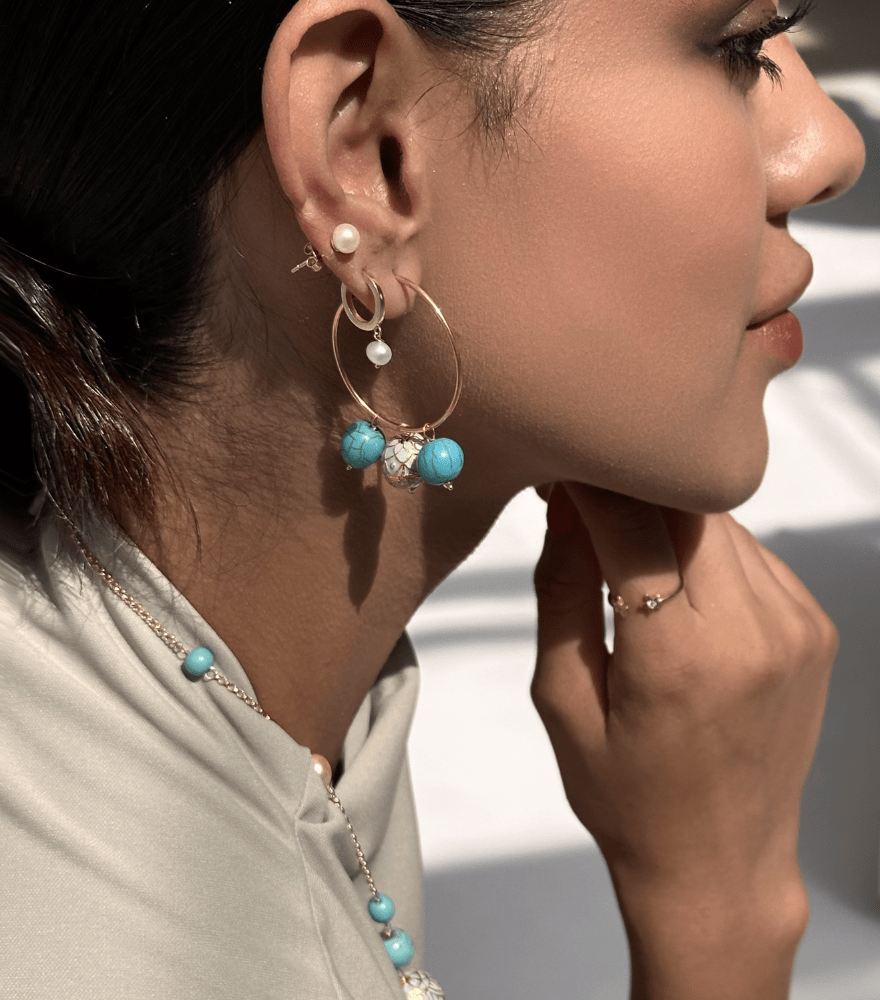 Model Wearing Firoza Earrings in 18k Gold Jewelry for Pierced Ears Yellow with Hallmark Stamp Metal One Size 9.4gms
