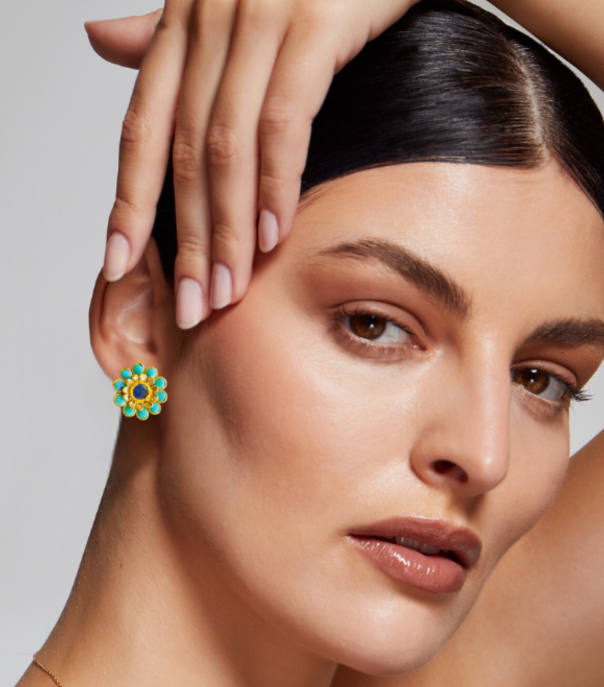 Model Wearing Samaira Polki Earrings in 18k Gold Jewelry for Pierced Ears Yellow with Hallmark Stamp Metal Stone One Size 6.5gms
