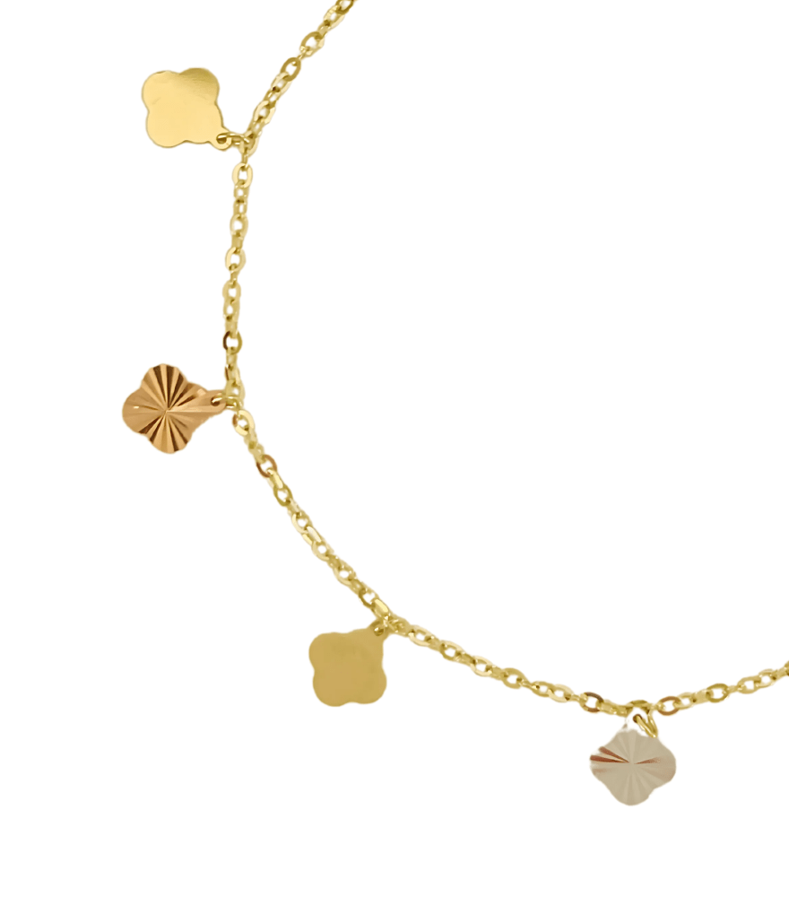 Closeup of Allessia Bracelet in 18K Gold Adjustable Length 18k Yellow with Hallmark Stamp Metal 7.5 inches 1.8gms