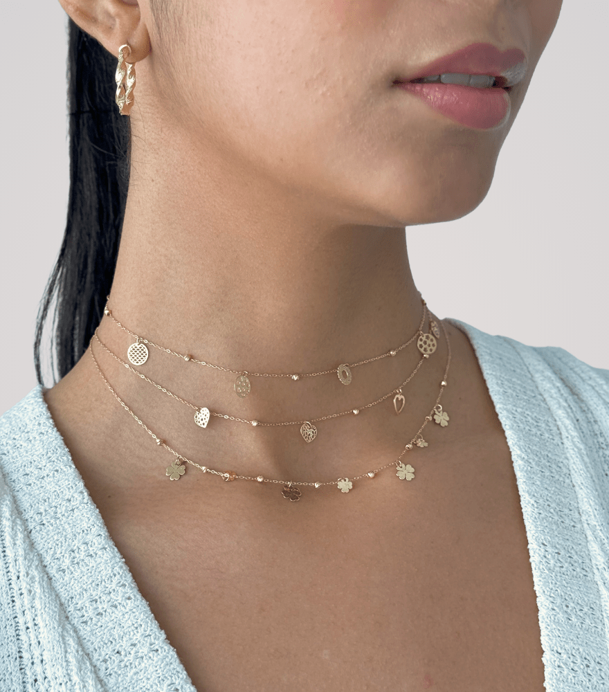 Allessia Clover Charm Necklace in 18kt Gold