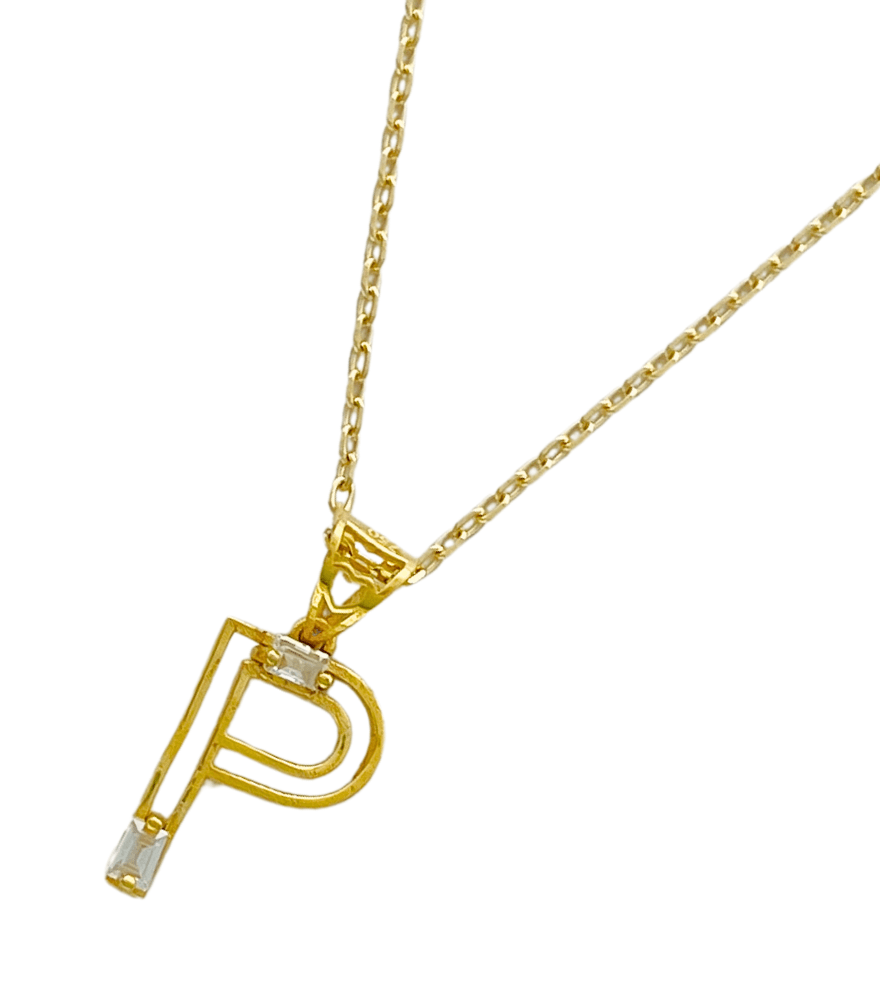 Closeup of Letter 'P' Initials Pendant Necklace in 18k Gold Fixed Length Yellow with Hallmark Stamp Metal One Size 1.2gms