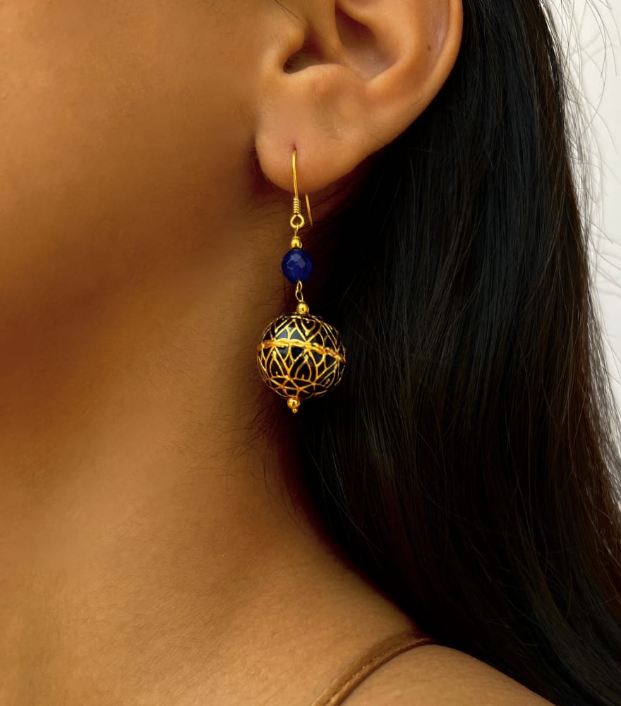 Model Wearing Saira Earrings Jewelry for Pierced Ears 18k Yellow Gold with Hallmark Stamp Metal One Size 12.3gms
