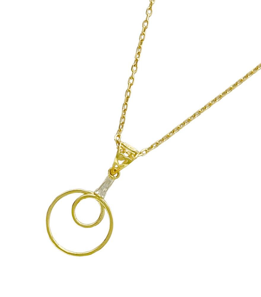 Closeup of René Round Pendant in 18k Gold Fixed Length Yellow with Hallmark Stamp Metal One Size 1.3gms