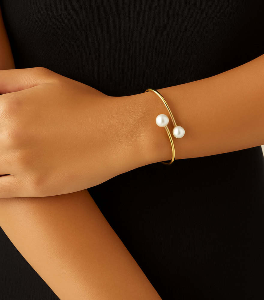 Pearla Bangle in 18K Gold