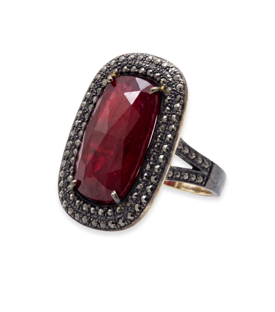 Closeup of Seema Ring Comfort Fit 925 Sterling Silver Metal One Size 8.4gms