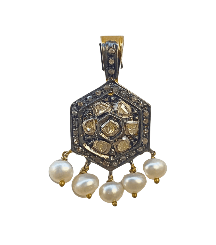 Sasha Pendant Necklace