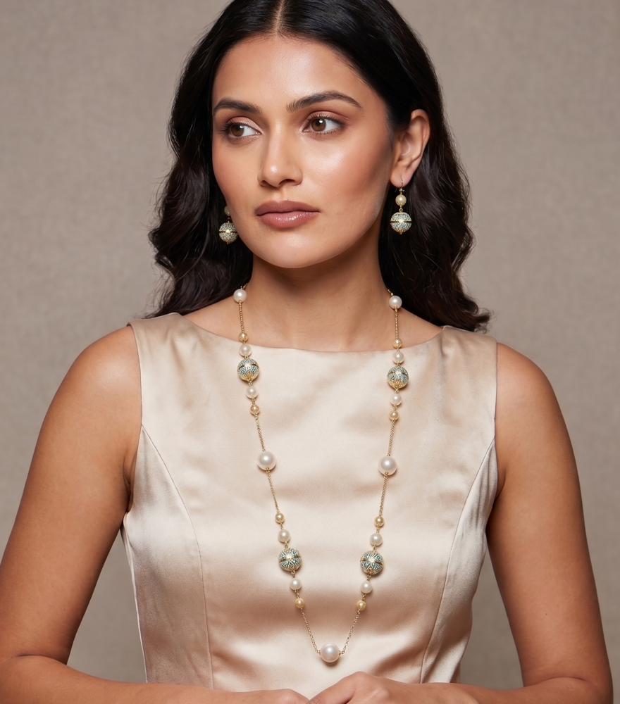 Model Wearing Wafaa Necklace Fixed Length 18k Yellow Gold with Hallmark Stamp Metal Stone One Size 46.2gms
