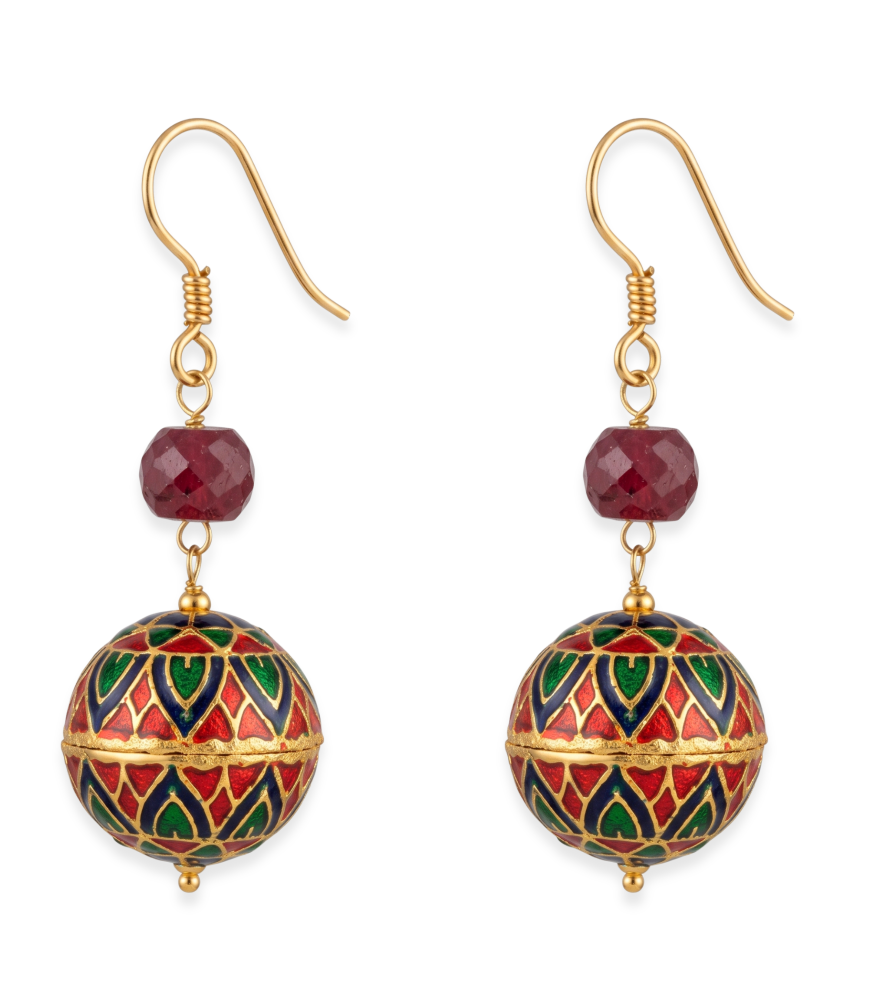 Front View of Razia Earrings Jewelry for Pierced Ears 18k Yellow Gold with Hallmark Stamp One Size 6.7gms