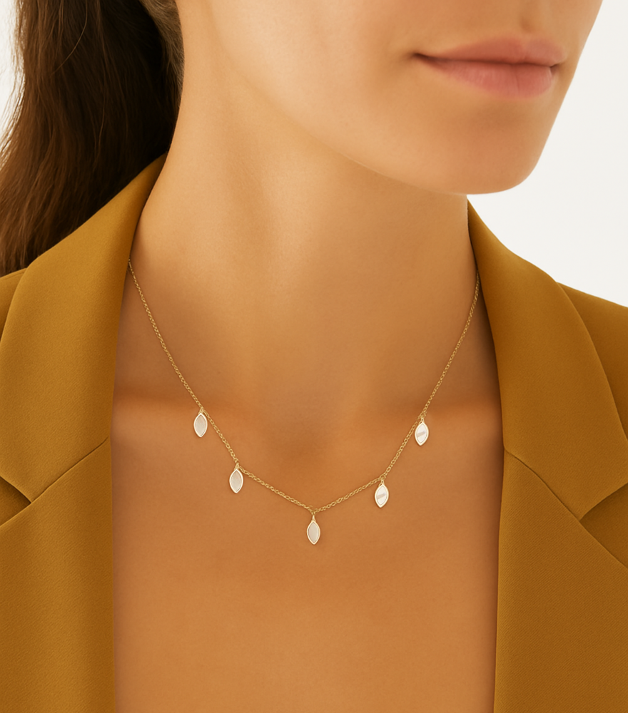 Hala Mother of Pearl Necklace in 18k Gold