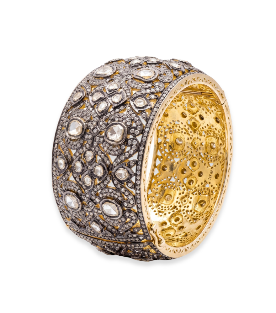 Closeup of Bina Cuff in Sterling Silver Comfort Fit 18k Gold Plated 925 One Size 104.3gms Yellow
